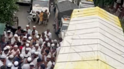Muslim community from Ambala’s Naraingarh sends 10 vehicles of relief material for flood-affected area of Punjab