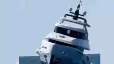 Yacht goes down just 15 minutes into first trip; owner and crew jump into sea – watch