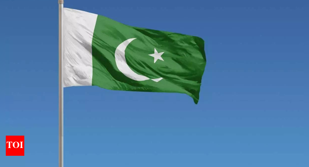IuM-Pakistan claims suicide bomb attack on army convoy in KP IuM-Pakistan claims suicide bomb attack on army convoy in KP