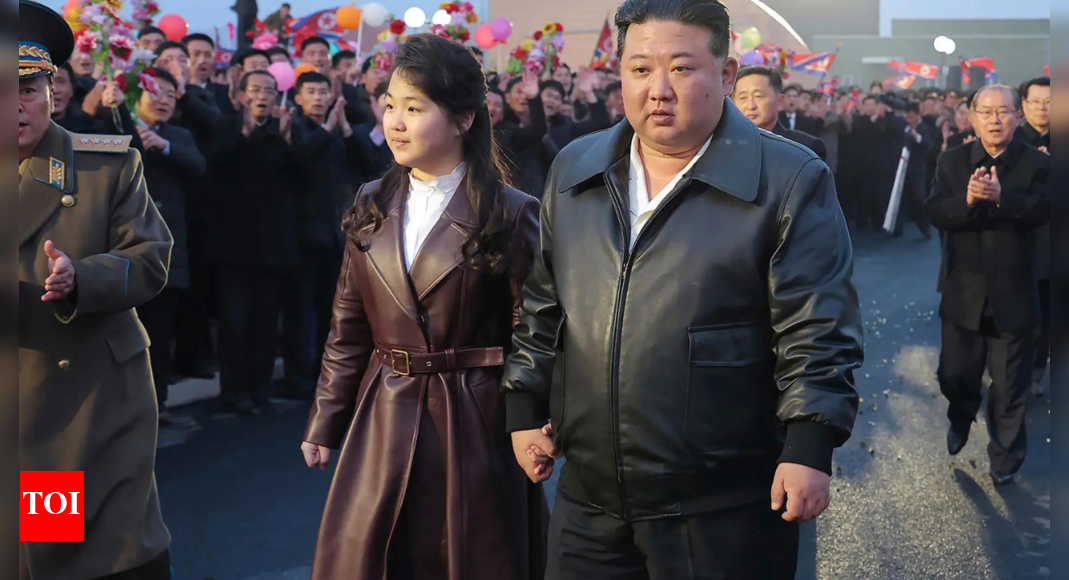 Kim Jong-un brings a guest to Beijing: His daughter and potential heir Kim Jong-un brings a guest to Beijing: His daughter and potential heir