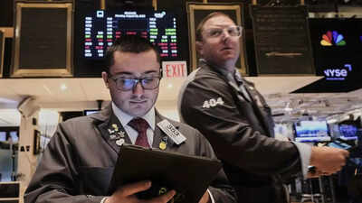  Asian shares rebound on Fed rate cut hopes; oil slides ahead of Opec+ meet