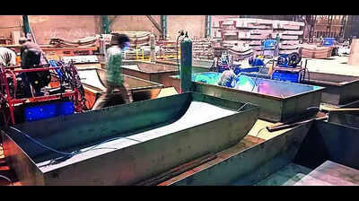  Amid disaster, rail parts maker switches to boats