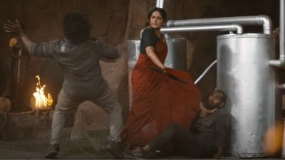  Watch Anushka Shetty in raw, powerful role; Prabhas extends best wishes to team