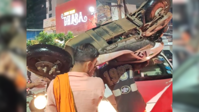  Man carries scooter on his head; Instagram loses it, 90k likes, countless reactions