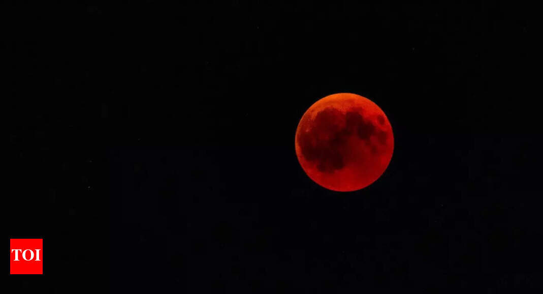 Kolkata gears up for lunar eclipse on Sunday