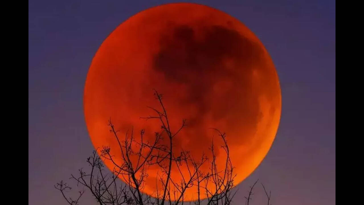 How to See Sunday’s ‘Blood Moon’ Total Lunar Eclipse: A Spectacle You Won’t Want to Miss