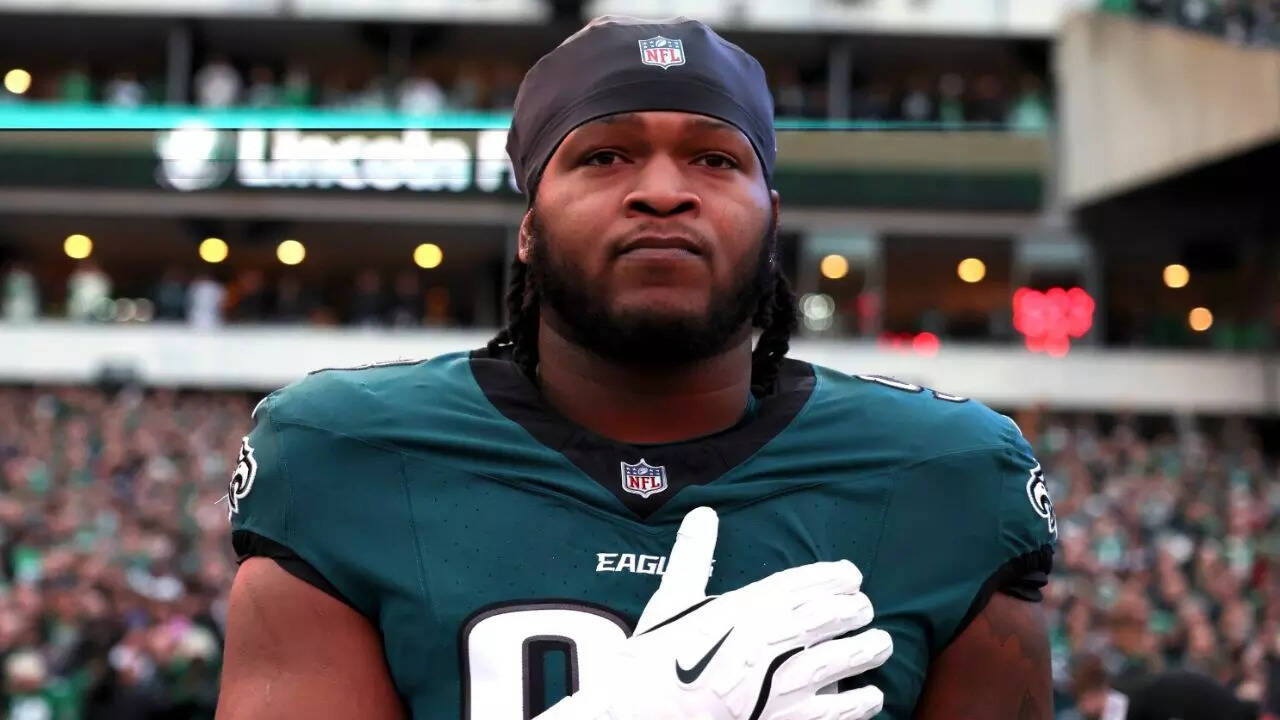 Eagles' Jalen Carter ejected just six seconds into opener for spitting on  Dak Prescott | NFL News - The Times of India