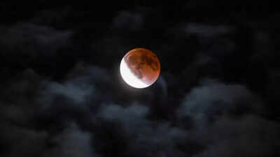 'Blood moon' to light up sky on Sunday, rain may play spoilsport