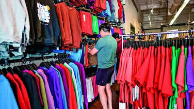  Clothing, footwear priced under Rs 2,500 up for grabs