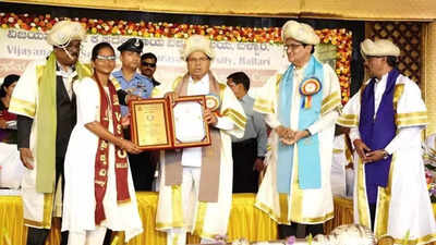 Karnataka VSKU convocation: Hansa N, daughter of former devadasi ...