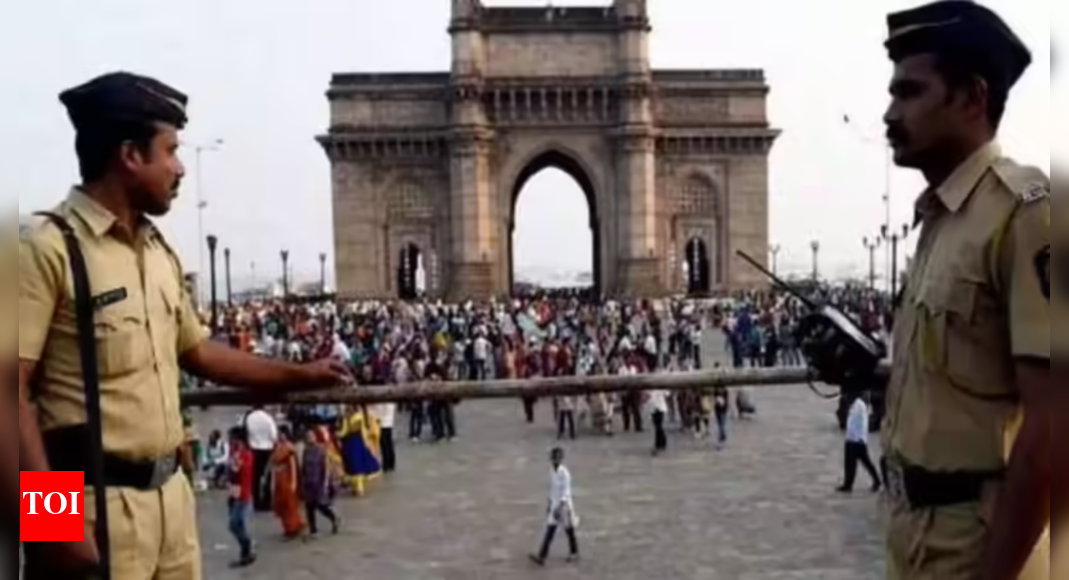 'Lashkar-e-Jihadi' warns Mumbai police: '34 vehicles ready with human bombs'; 14 Pakistani terrorists cited