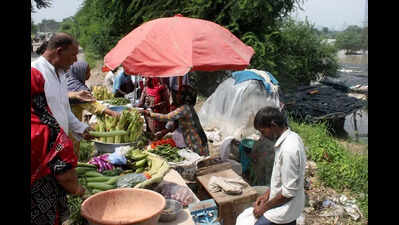 Flood Hit Families Build Parallel Economy Inside Delhi Relief Camps