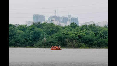 Yamuna level remains above danger mark, may recede today