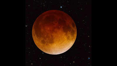 5-hr lunar eclipse to be visible across India tomorrow night