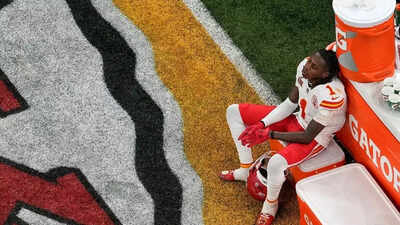  Will Chiefs WR return after the shoulder scare vs. Chargers?