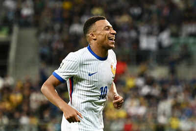 World Cup qualifiers: Kylian Mbappé equals Thierry Henry in France’s 2-0 win over Ukraine; Italy put five past Estonia