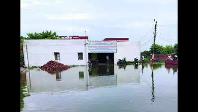 Over 500 Mathura school students forced out by floods; struggle with online classes