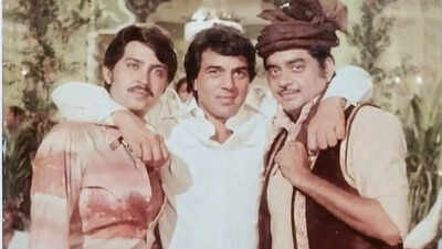  Shatrughan Sinha shares rare throwback photo with 'star filmmaker' and Dharmendra, says 'Many many happy returns of the day'