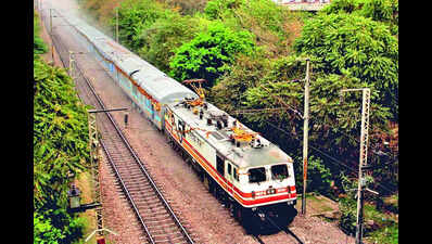 Delhi-Agra high speed trains Gatimaan Express, Vande Bharat running at reduced speed for over a year due to 'Kavach' delay
