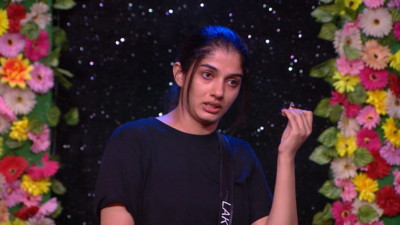  Ved Lakshmi opens up about the journey that changed her life, says “My father disowned me and tried to kick me off the train”