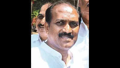 Teachers should provide quality education to students: MLA