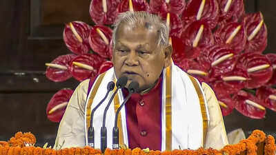 Manjhi takes dig at Chirag, says seat sharing no issue in NDA