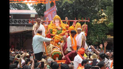 Hindu Maha Sabha’s Ganesha idol immersion procession in Shivamogga witnessed by big crowd