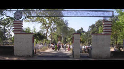 Kartik Oraon College in Gumla Faces Critical Teacher Shortage Affecting 13,500 Students
