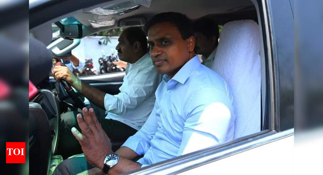 YSRCP MP Mithun Reddy gets interim bail in liquor scam case ...