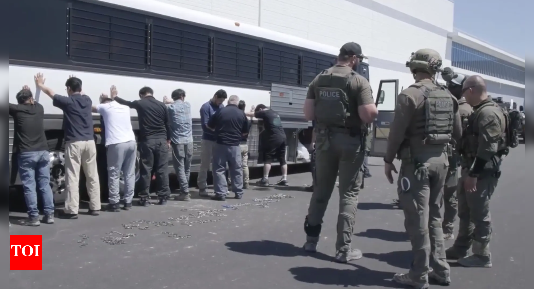 <div>What happened during US raid on Hyundai's plant? Workers hid in air ducts, plunged into pond; 475 Koreans arrested - inside the chaos</div>