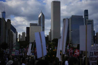 Fear grips Chicago classrooms amid ICE raids and looming National Guard deployment