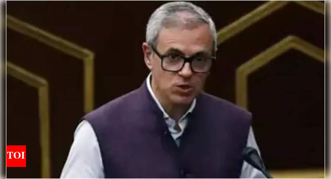 <div>Hazratbal row: BJP wants action; its not a place for emblem, says Omar</div> <div>Hazratbal row: BJP wants action; it's not a place for emblem, says Omar</div>