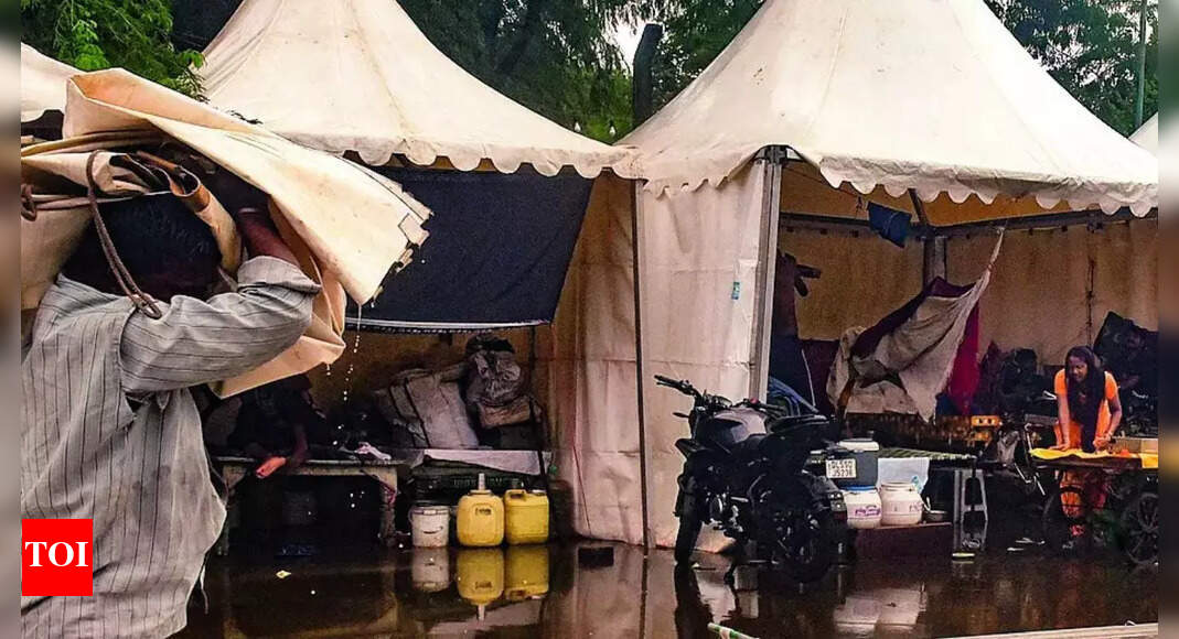 Delhi flood: Torn between relief camps and lost homes, families fight to survive
