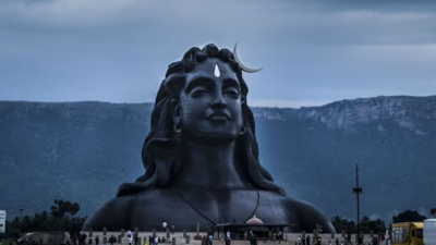Dhut family creates six-and-a-half-foot Adiyogi Shiva idol at their home