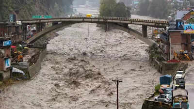  Death toll rises to 366; over 800 roads blocked, state reels under destruction