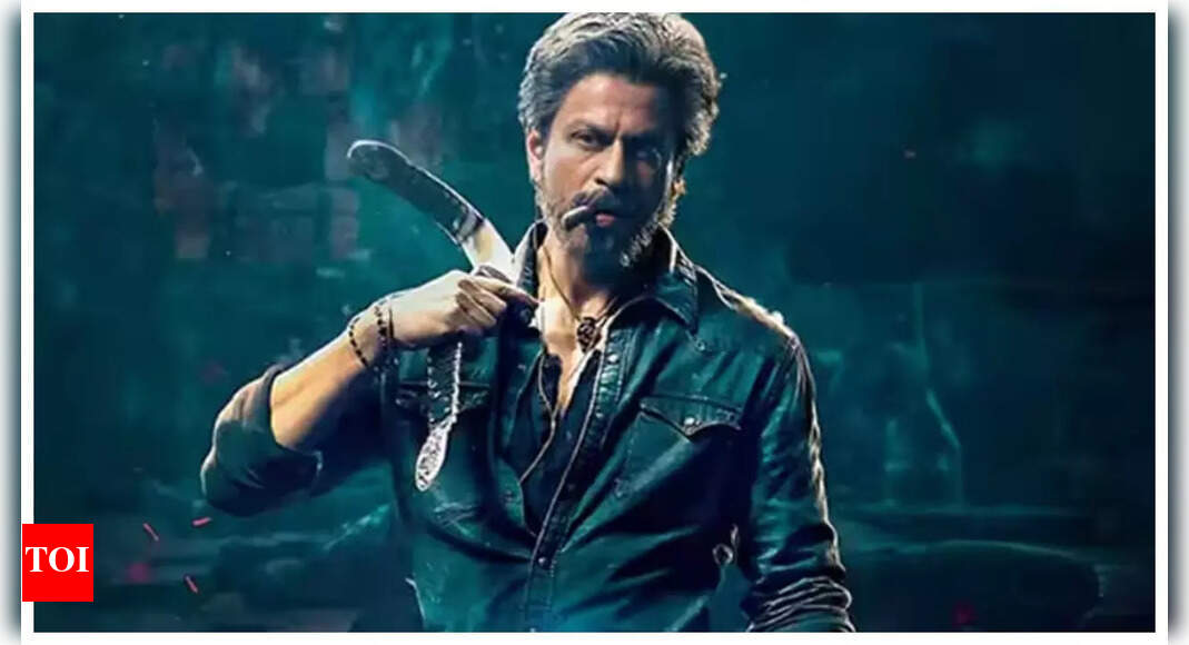 <div>'King' LEAKED pics give fans 'Godfather' vibes</div>