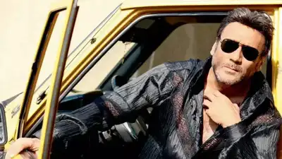 Jackie Shroff confessed brandy shots gave him courage to kiss Madhuri Dixit and Juhi Chawla: 'I felt embarrassed'- Throwback
