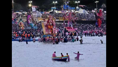 2 drown in river during Ganpati idol immersion at Shahapur near Mumbai, search on for one youth