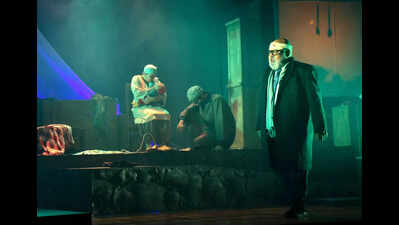 Actor Saurabh Shukla performs Barff for 250th time, makes Bareilly debut