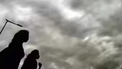  Partly cloudy with AQI remains moderate