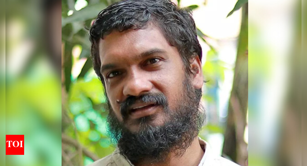 Online harassment: Filmmaker Sanal Kumar Sasidharan detained at Mumbai airport; Kerala police to take custody