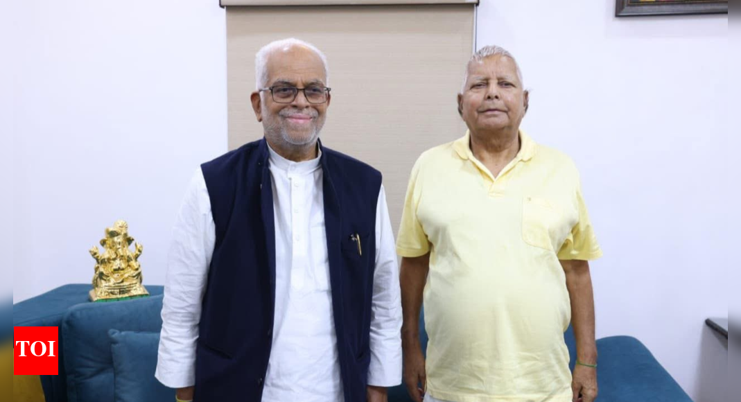 <div>What kind of Retired SC Judge are you?: BJP attacks INDIA blocs VP pick over meeting Lalu; shares picture</div> <div>'What kind of Retired SC Judge are you?': BJP attacks INDIA bloc's VP pick over meeting Lalu; shares picture</div>