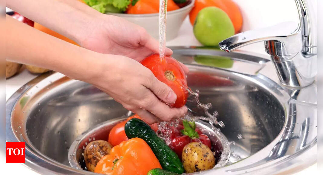 Stop these 7 common mistakes when cleaning fruits and vegetables | – The Times of India