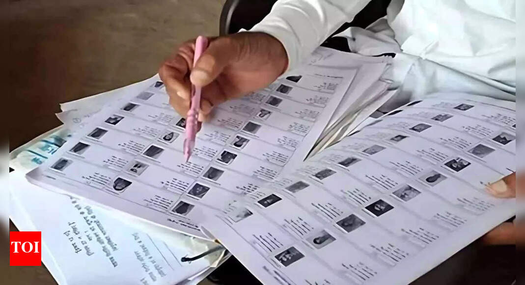 <div>Bihar SIR: Consider Aadhaar as valid ID document, SC tells EC; clarifies its not a citizenship proof</div> <div>Bihar SIR: Consider Aadhaar as valid ID document, SC tells EC; clarifies it's not a citizenship proof</div>
