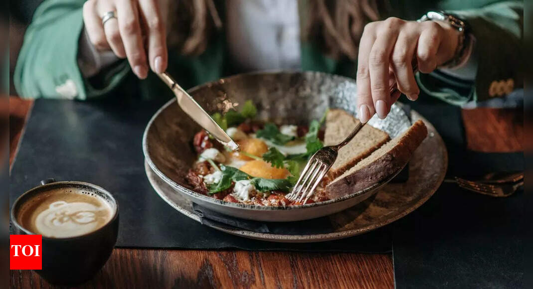 Eating breakfast late could be an early warning sign of declining health: Study