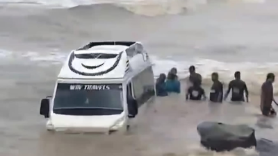  Mini-bus gets trapped at Gorai beach; driver escapes