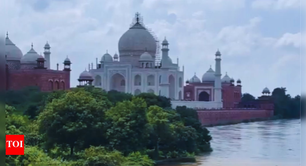 Rising Yamuna floods reach Taj Mahal walls, inundate Agra’s riverbank homes