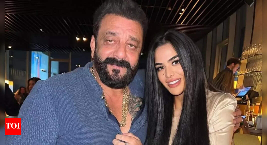<div>When Sanjay's daughter Trishala spoke about his time in jail</div>