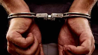 Hajipur man impersonating as IPS officer arrested