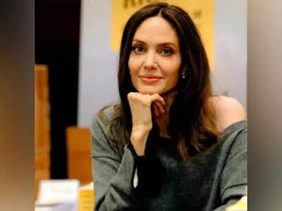 Angelina Jolie gets emotional remembering late mother's cancer journey